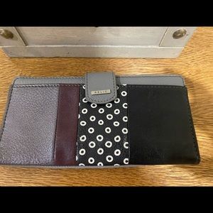 Wallet by Relic